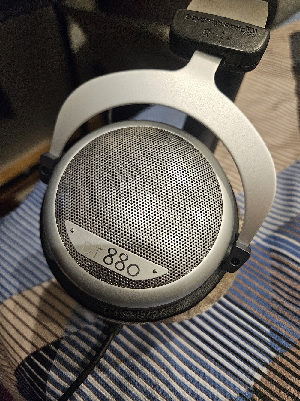 DT 880 Open-Back Headphones — Silver 250ohms